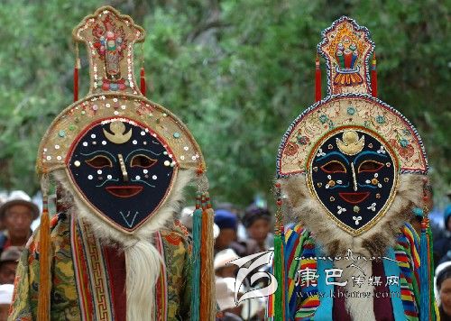 藏戲面具：多姿多彩！