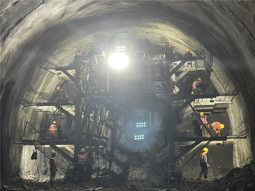 圖為隧道.jpg 圖為隧道.jpg