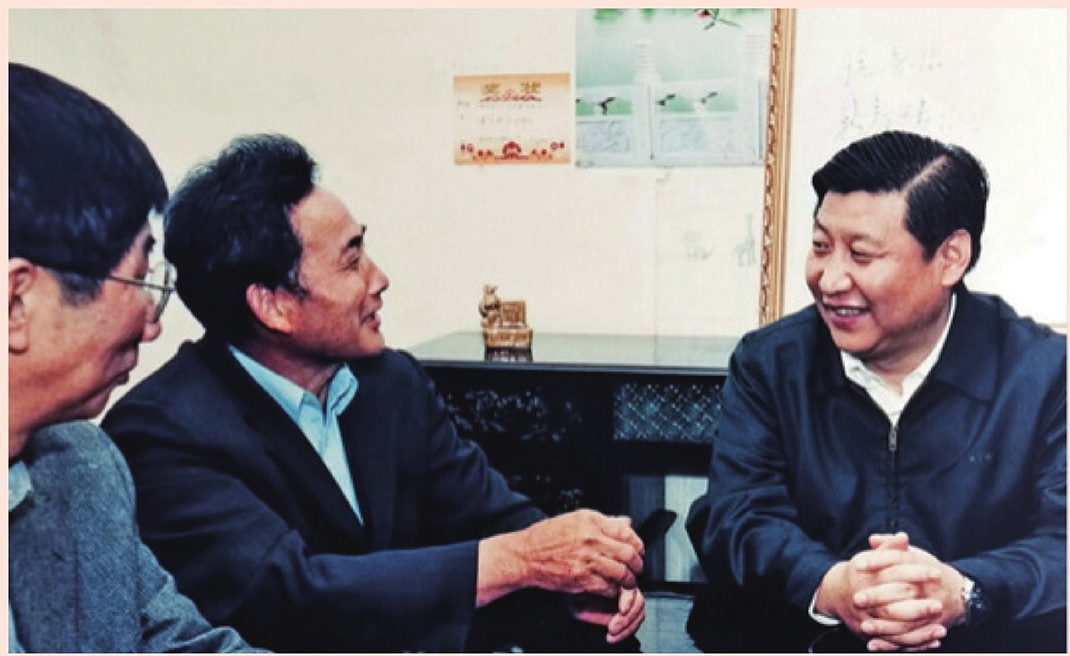 2003年4月24日，時(shí)任浙江省委書(shū)記習(xí)近平在浙江下姜村調(diào)研。